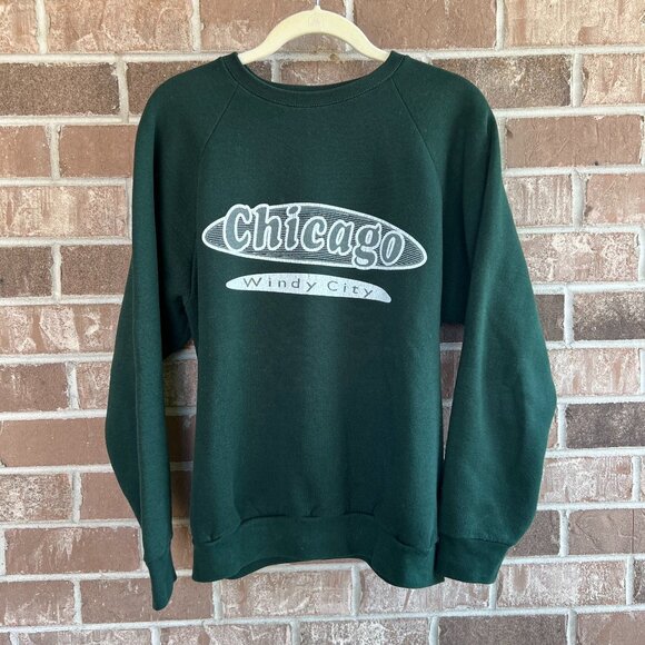Fruit of the Loom Tops - Chicago crewneck // large